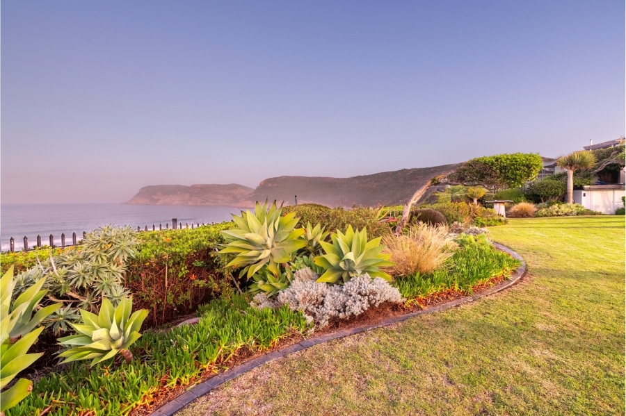 5 Bedroom Property for Sale in Whale Rock Beach Western Cape